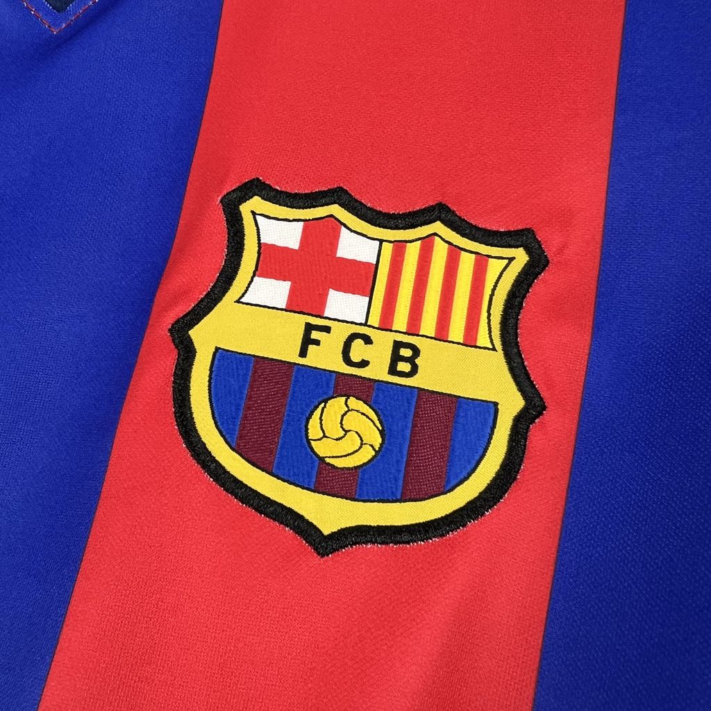 Barcelona 03/04 Home Kit